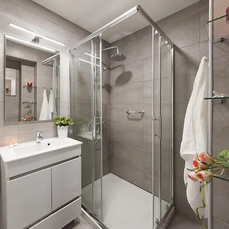 Double L - Avenida Apartman *